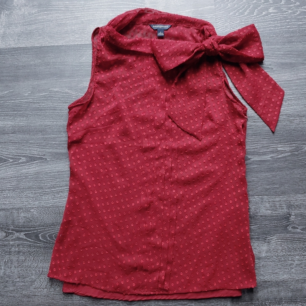 Banana Republic burgundy polka dot sleeveless blouse